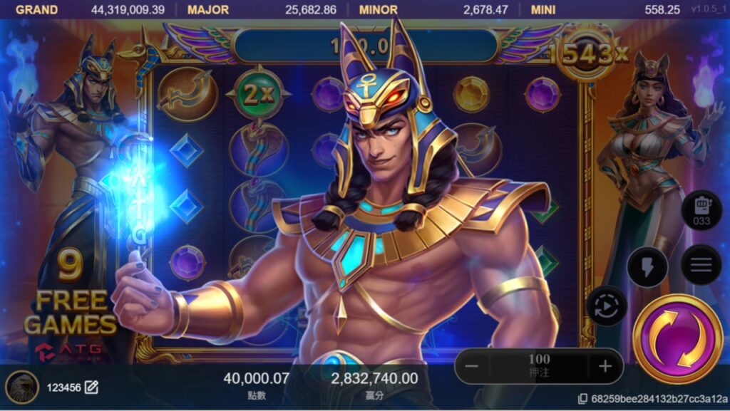 ATG戰神賽特遊戲畫面，主角賽特釋放能量球展現力量，背景為古埃及神話風格轉輪介面。
